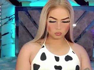 miss-adriana