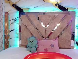 miss-adriana live cam preview