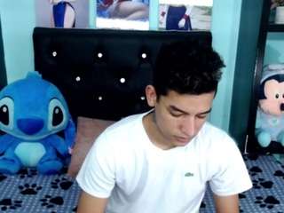 Explore Oliverttwink1's sensual live broadcast for hypnotic wildness oliverttwink1 from CamSoda