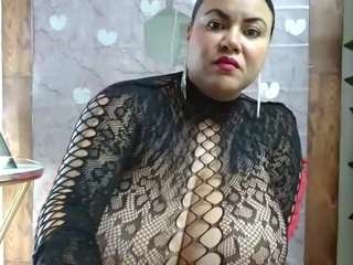 wonderfulltitys-mia webcam