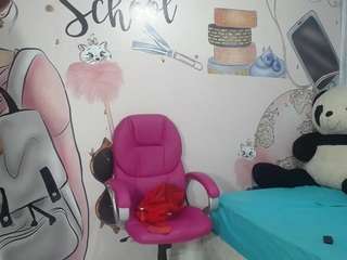 emmasweet1 from CamSoda is Freechat