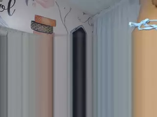 EMMASWEET1's Live Sex Cam Show