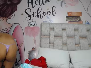 EMMASWEET1's Live Sex Cam Show