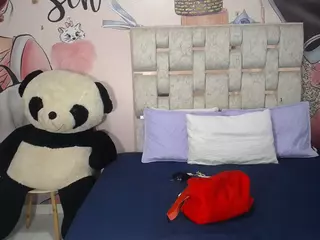 EMMASWEET1's Live Sex Cam Show
