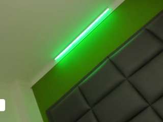 vaiin-sexual webcam model