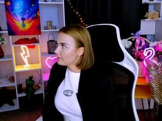 Betty-luck fully nude on webcam live sex chat • InTheCrack