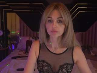 Blond Bondage camsoda tinadeluxxe