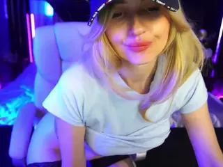 TinaDeluxxe's Live Sex Cam Show