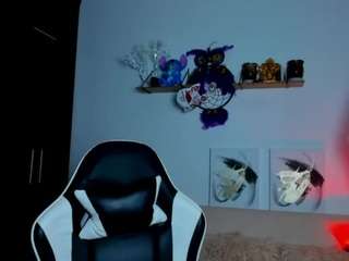 AilynRed — LIVE on Chaturbate