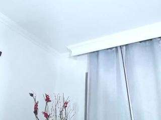 Este modelo está ao vivo agora. christtydiaz