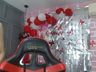 emy-02's Live Sex Cam Show