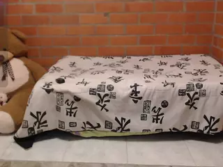 foxy-pet's Live Sex Cam Show