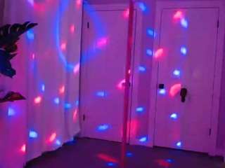 ladyparis webcam model