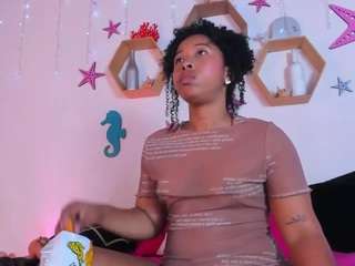 tanisha-curly webcam