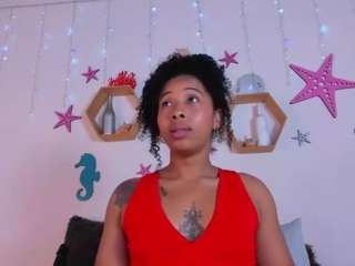 tanisha-curly