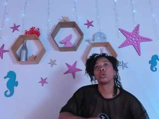 tanisha-curly