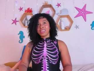 tanisha-curly