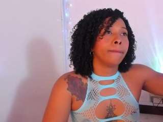 tanisha-curly