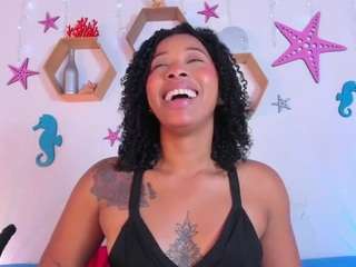 tanisha-curly