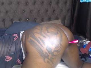 bazeywonder's CamSoda show and profile