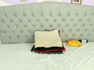 briyithmena Live Webcam on CamSoda