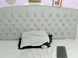 briyithmena's CamSoda show and profile