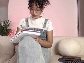 magic-varenka Live Webcam on CamSoda