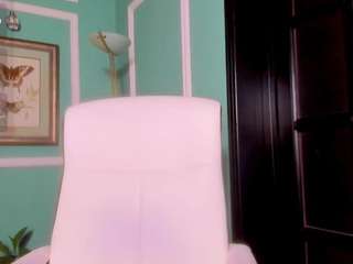 1munique's CamSoda show and profile