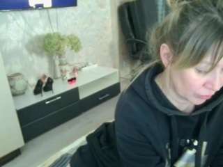 DesireChristy live cam preview