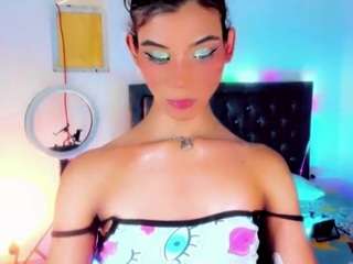 This model is live right now. luisana-54
