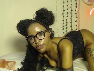 parismariah Live Webcam on CamSoda