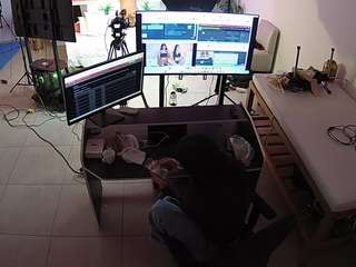 Este modelo está en vivo ahora. voyeurcam-jb-photo-studio