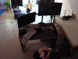Model ini sedang live sekarang. voyeurcam-jb-photo-studio
