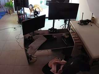 هذا النموذج مباشر الآن. voyeurcam-jb-photo-studio