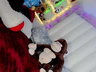 cute-estefany webcam