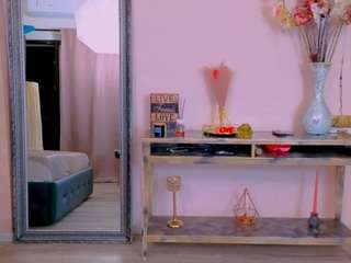 michellereys Live Webcam on CamSoda