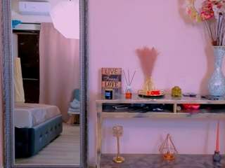 michellereys Live Webcam on CamSoda