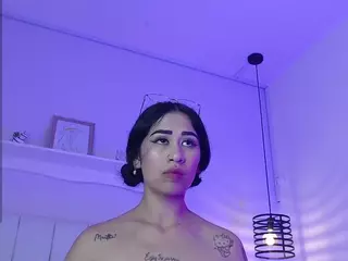 kiitty-pearl's Live Sex Cam Show