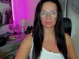 glamhelen Live Webcam on CamSoda