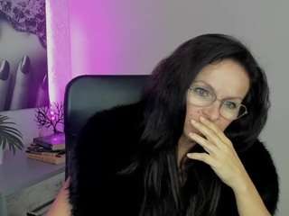 glamhelen Live Webcam on CamSoda