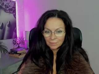 glamhelen Live Webcam on CamSoda