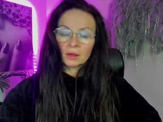 glamhelen webcam model