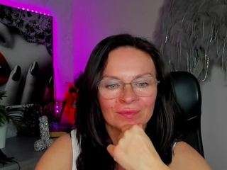 glamhelen Live Webcam on CamSoda