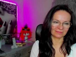 glamhelen live cam profile