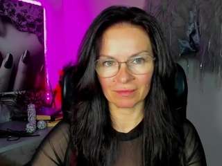 glamhelen's CamSoda show and profile