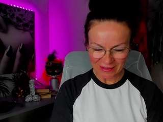 glamhelen Live Webcam on CamSoda