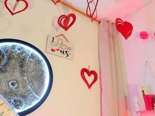 melissa-stonee Live Webcam on CamSoda