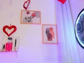 Live webcam model melissa-stonee on Soda Cams