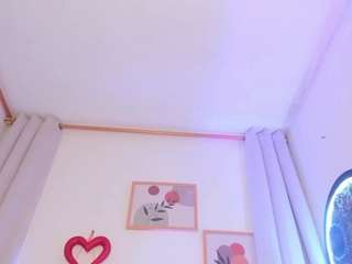 melissa-stonee Live Webcam on CamSoda