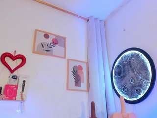 Live webcam model melissa-stonee on Soda Cams